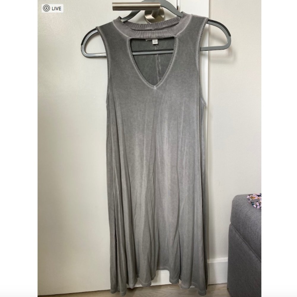 American Eagle Outfitters Keyhole Neck Shift Dress